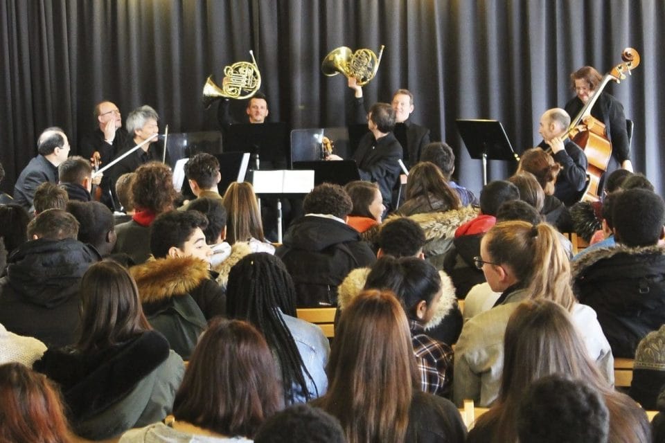 musiciens en représentation au lycée