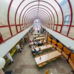 vue en plongée sur la rue découverte du lycée